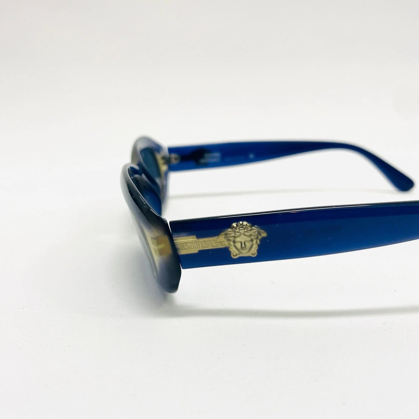 Vintage-Gianni-Versace-Sonnenbrille-Sunglasses-Model-308-Blue-Medusa Alt-Text bearbeiten