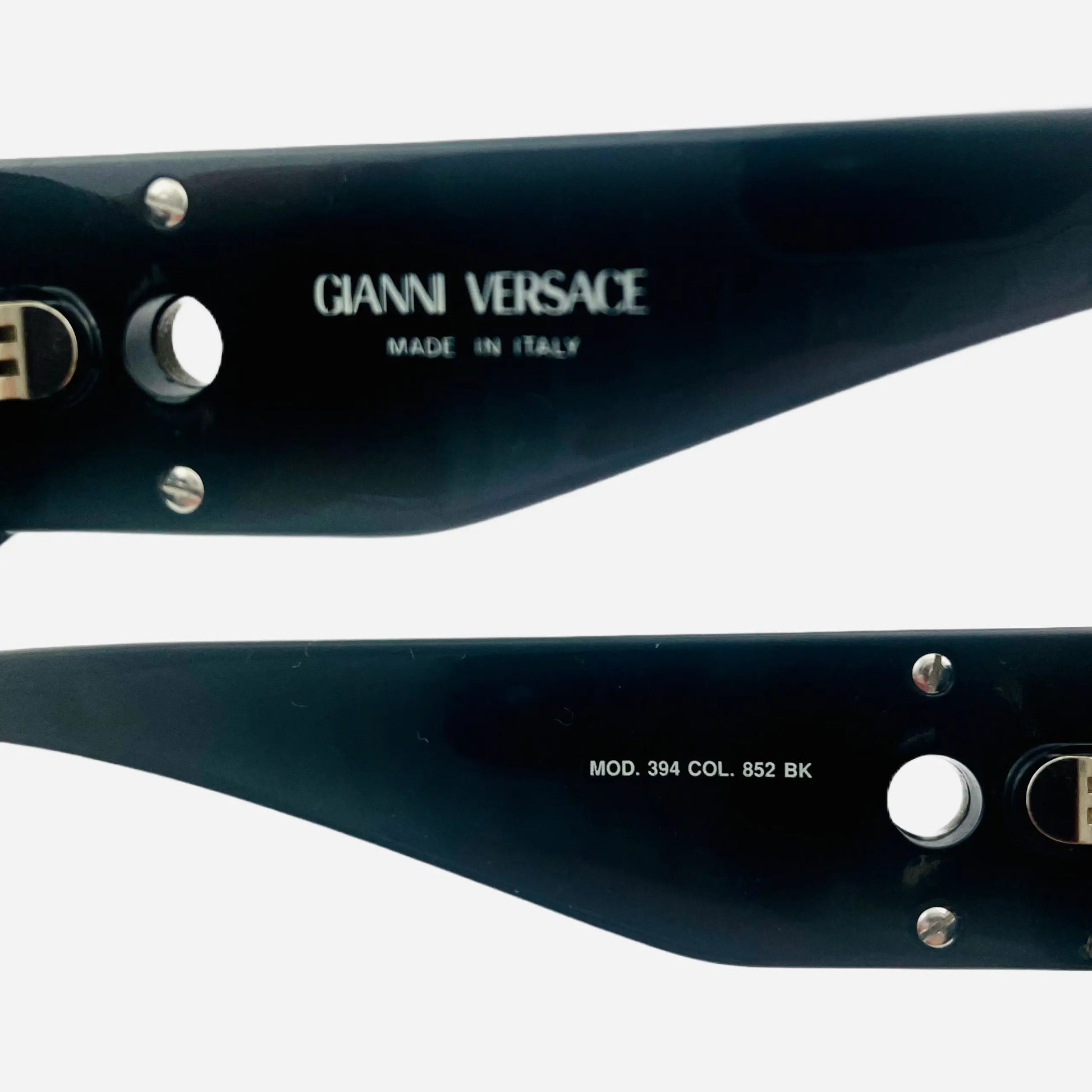 Vintage-Gianni-Versace-Sonnenbrille-Sunglasses-394-temples