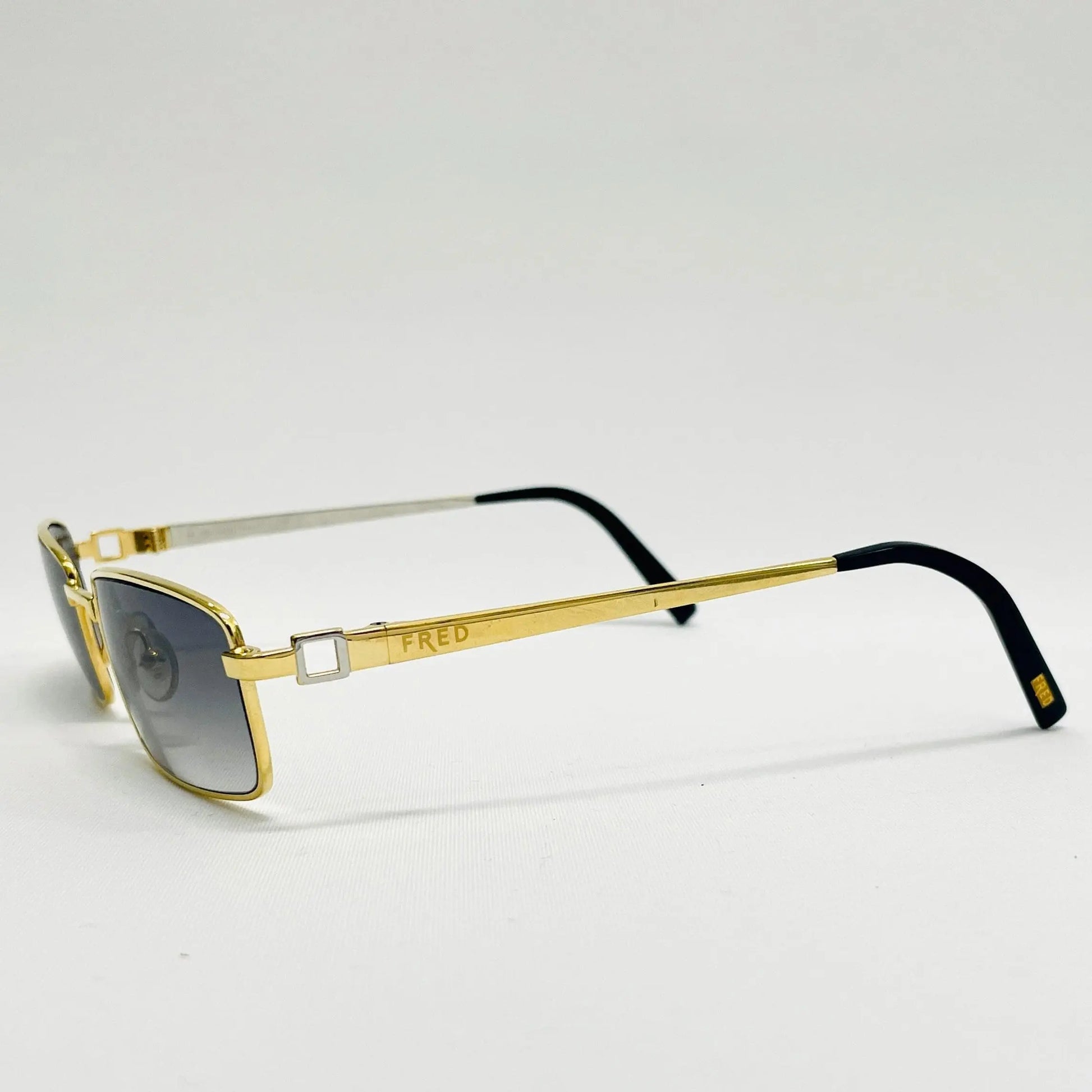 Fred-Paris-Sonnenbrille-Sunglasses-Model-Saint-Vincent-Gold  Alt-Text bearbeiten