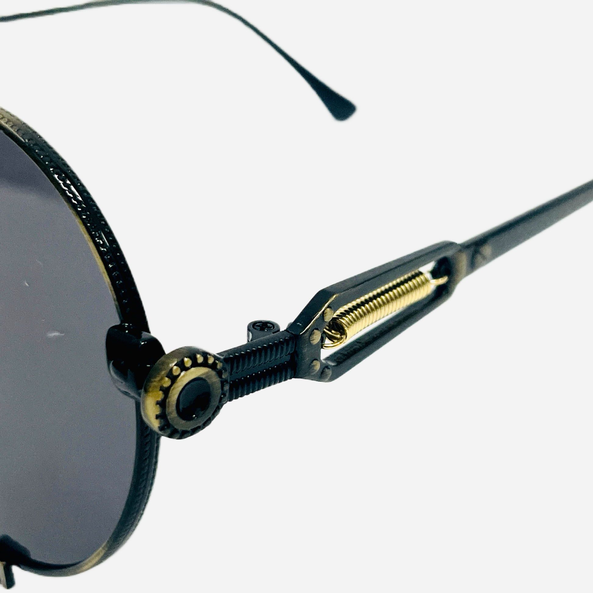 LIAISONS-DANGEREUX-Sonnenbrille-Sunglasses-Matsuda-Sunglasses-Black-side-detail