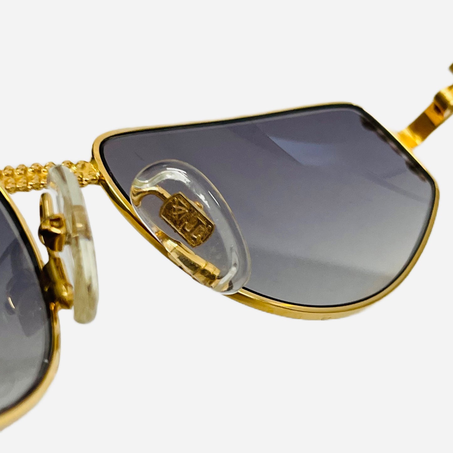 Tiffany-Lunettes-Sonnenbrille-Sunglasses-the-seekers-vintage-designer-sunglasses-23-Carats-Gold-nose-detail